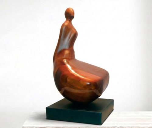 Escultura de madera mujer