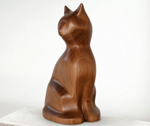 Escultura de madera gato sentado