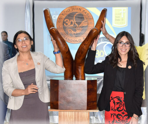 Esculturas manos en base 100 cms Calama - Imagen 2