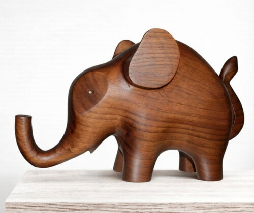 Escultura de madera elefante agua