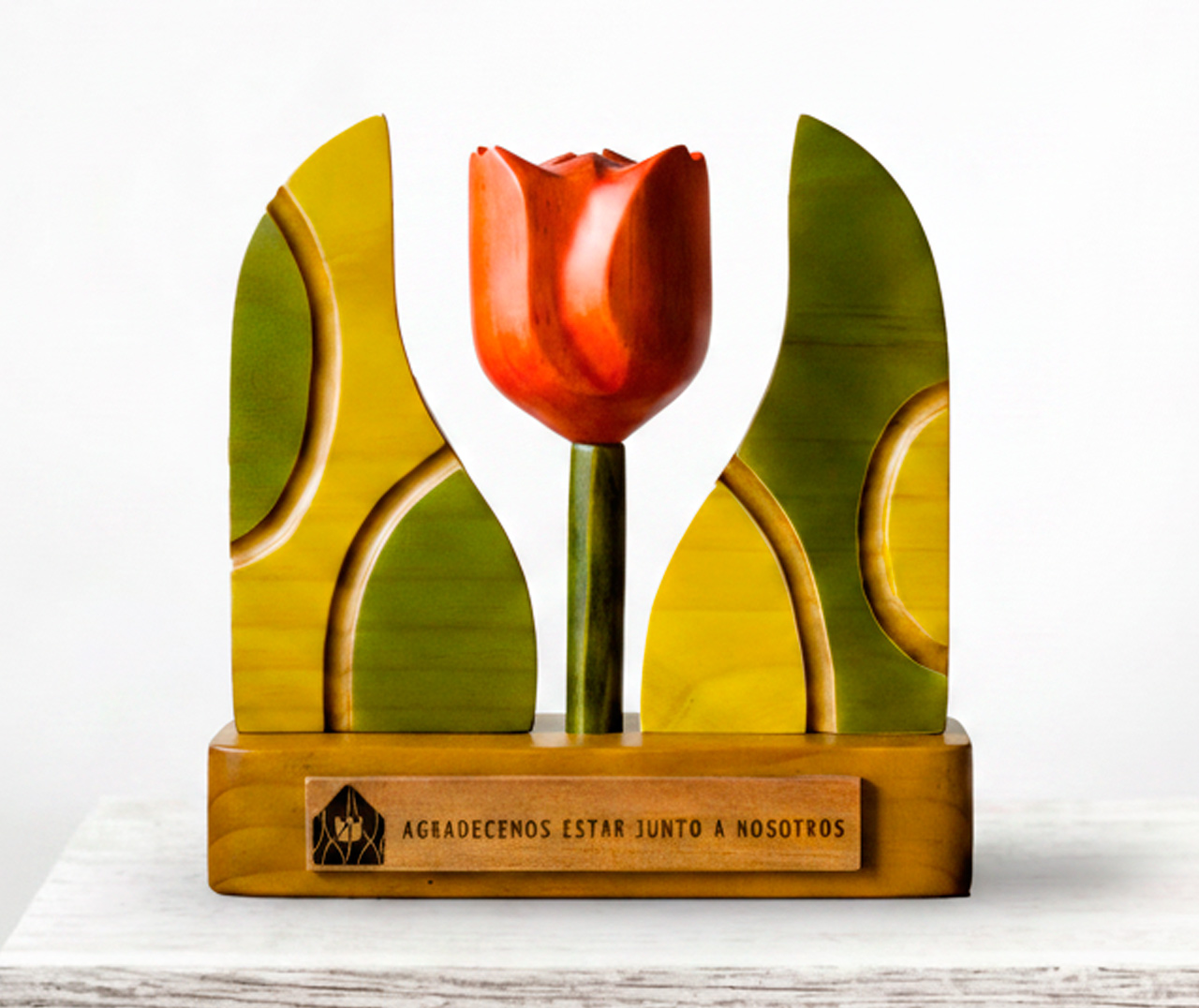 Escultura en madera hotel - Imagen 2