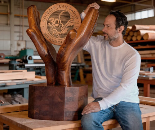 Esculturas manos en 100 centímetros de alto