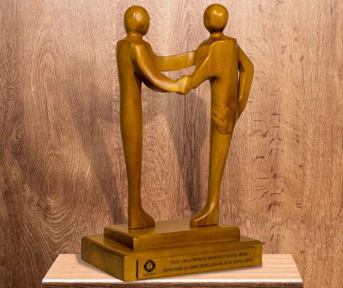 Escultura en madera negociación - Imagen 2