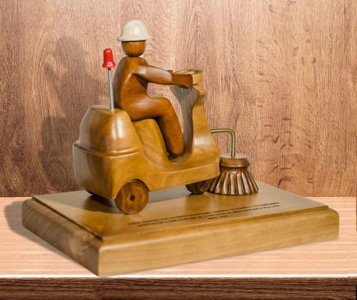 Escultura en madera fregadora industrial - Imagen 2