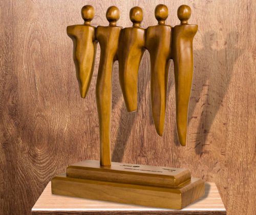 Escultura en madera Unidad Rotary Club - Imagen 2