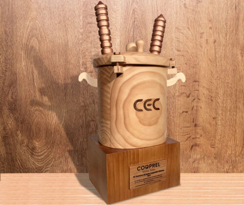 Esculturas en madera transformador Cooprel