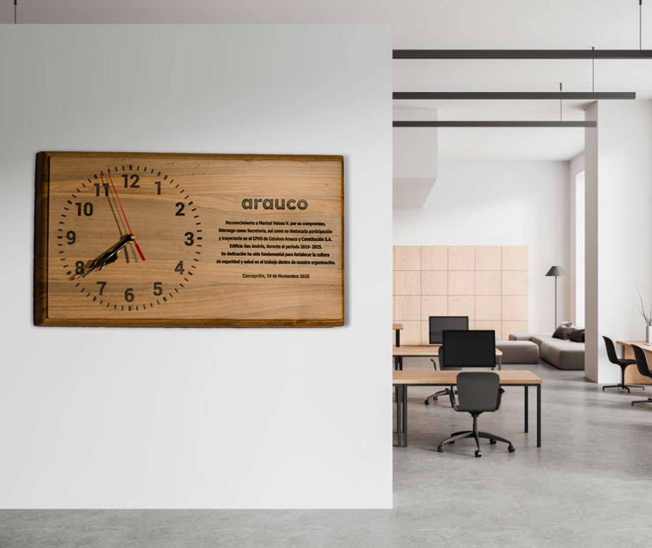 Escultura en madera mural con reloj - Imagen 2