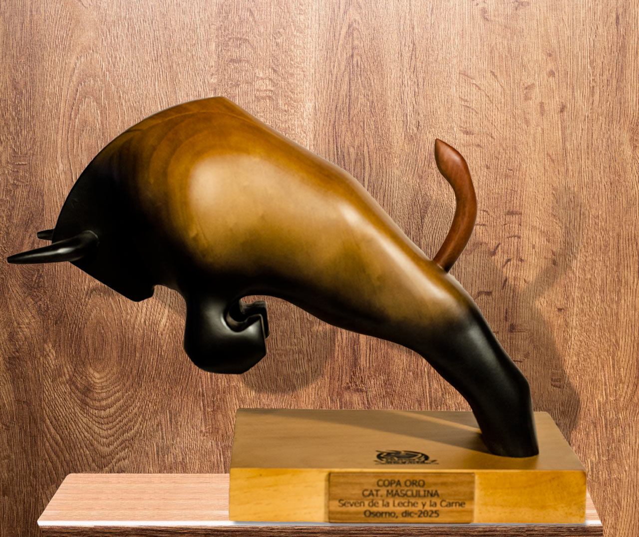 Esculturas en madera campeonato rugby de la leche y carne - Imagen 4