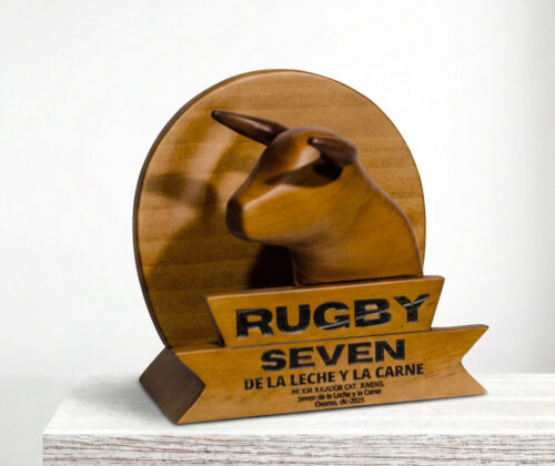 Esculturas en madera campeonato rugby de la leche y carne