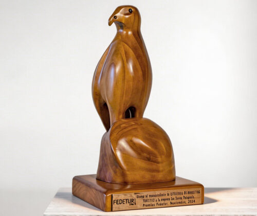 Esculturas en madera premio Fedetur Peuco