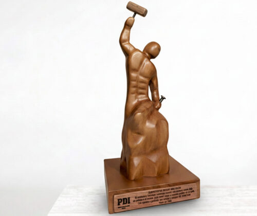 Escultura de madera reconstrucción PDI